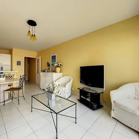 2 Avec Balcon Et Cuisine Equipee - Fr-1-236-145 Apartment